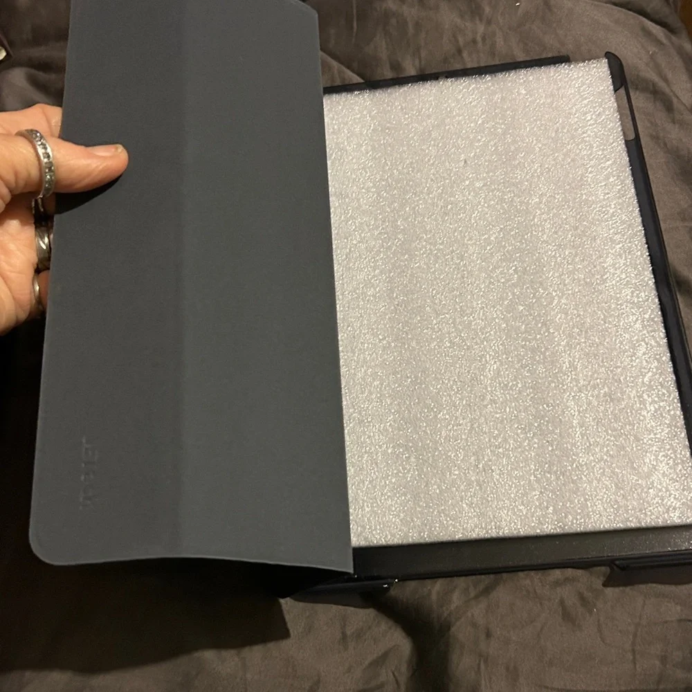 Gray Tablet iPad 9/8/7 Case